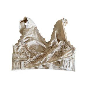 Vintage Beige Lace Trim Cotton Wireless Bra With Uplifting Front Hook Closures